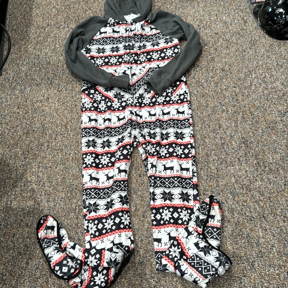 NWT PatPat Christmas holiday onesie feetie hoodie Jammie’s  pajamas pjs